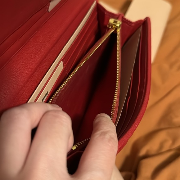 Miu Miu Large Matelasse’ nappa leather wallet 💯 Authentic - Picture 9 of 9